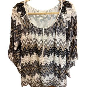 349. WOMENS TACERA 1X DETAIL TOP